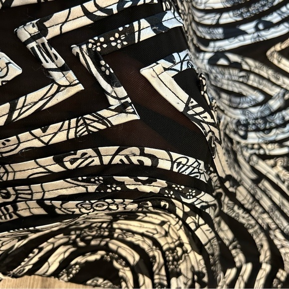 Cartise Black and White Patterned Ribbon Zip Up Jacket with Sheer Panels. - Picture 7 of 10